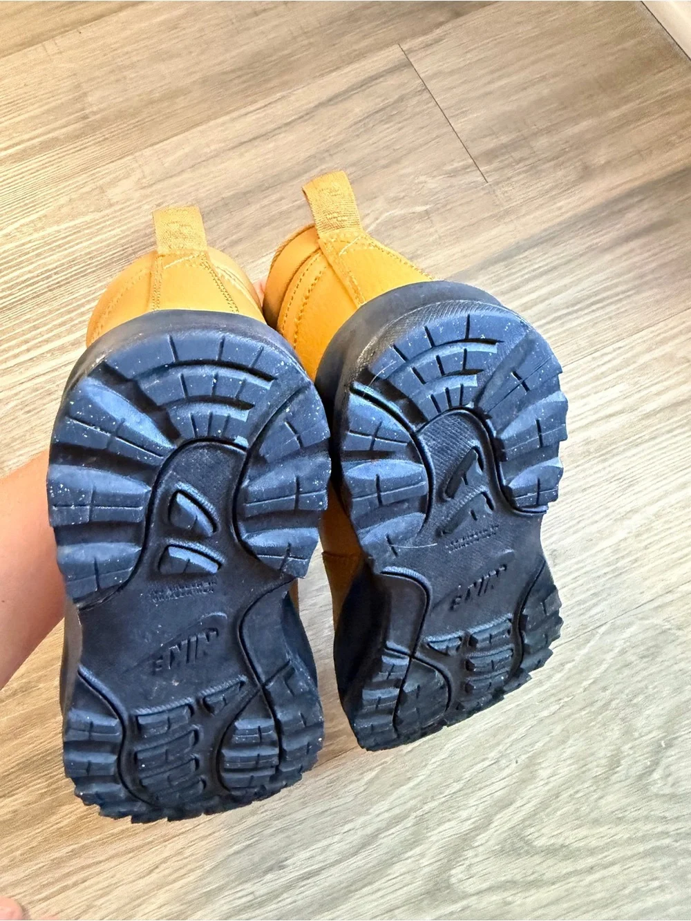 Nike Kids Tan/Gold Mid-Top Outdoor Boots
